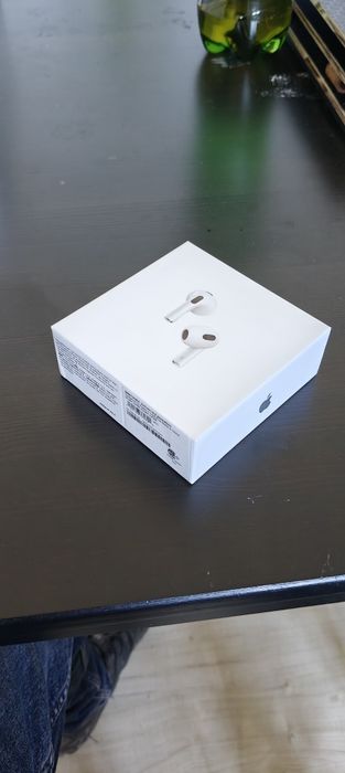 Air pods 3 (novos) ler anúncio