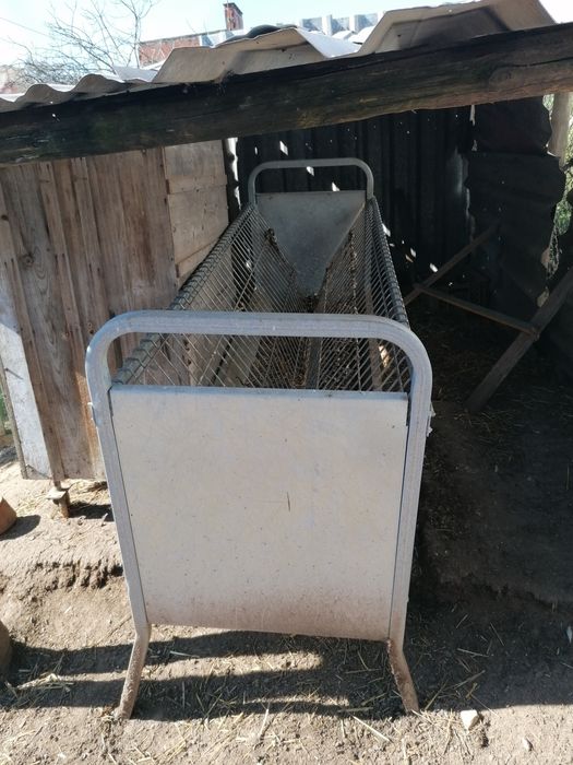 Manjedoura  com 2m comprimento