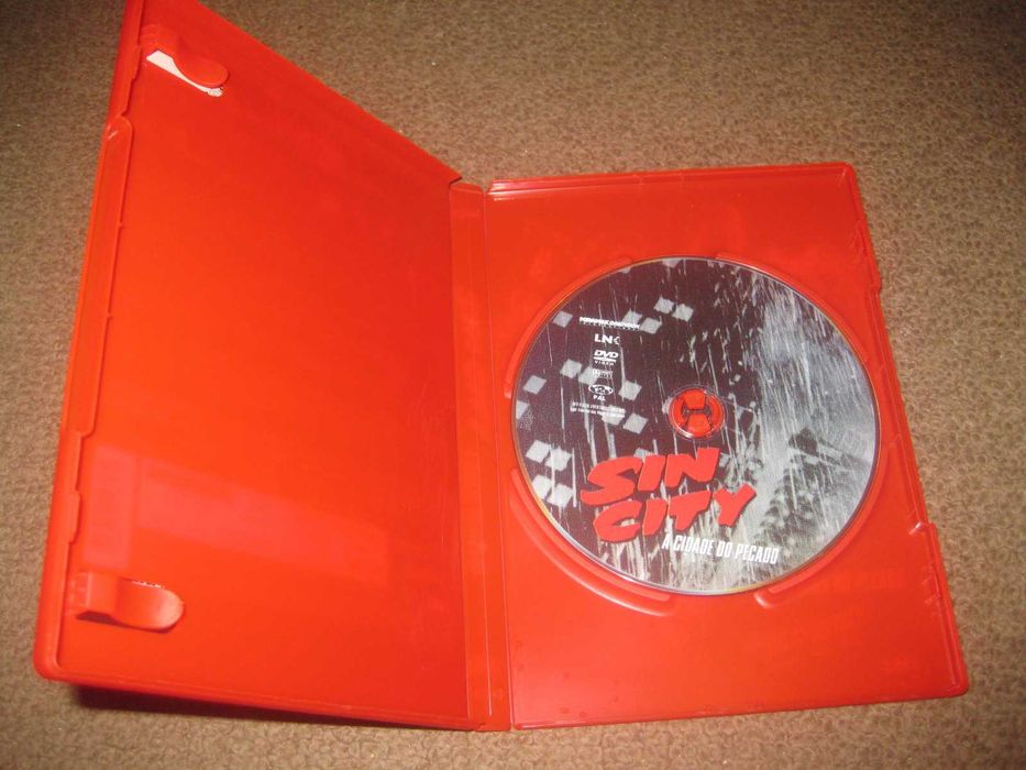DVD "Sin City- A Cidade do Pecado" com Mickey Rourke
