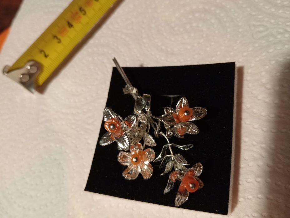 Stara broszka z koralami antykwarycznymi l 80