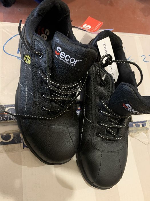 Кросівки чоловічи захисні