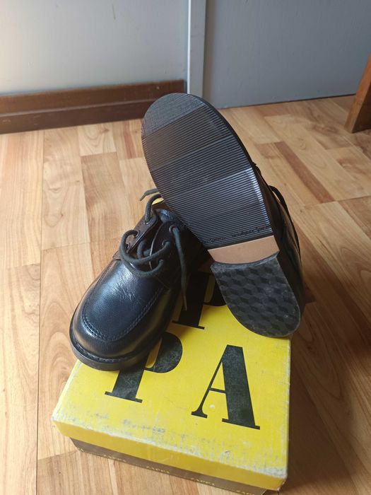 Sapato criança em pele