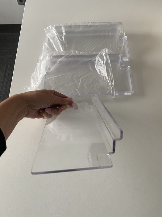 Półeczki z Plexi do panelu sklepowego 25*10 - 11 szt