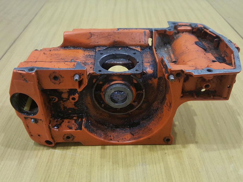 Husqvarna 246 Karter Obudowa Silnika Korpus