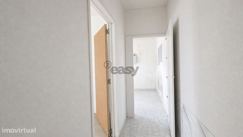 Moradia T1 com pátio para remodelação