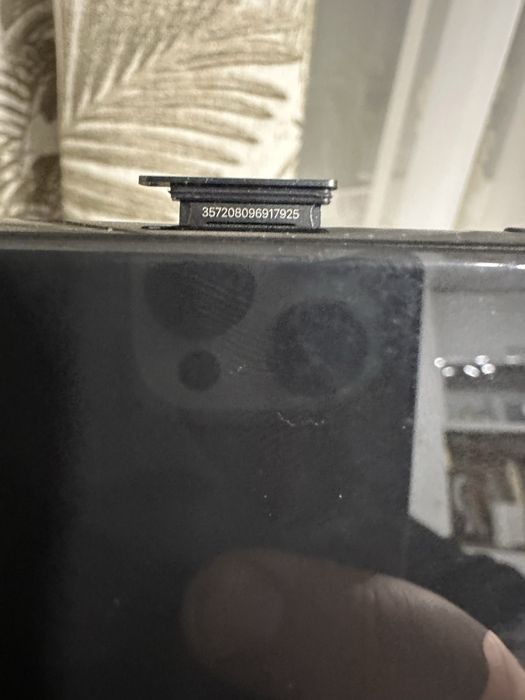 iphone XS не вмикається