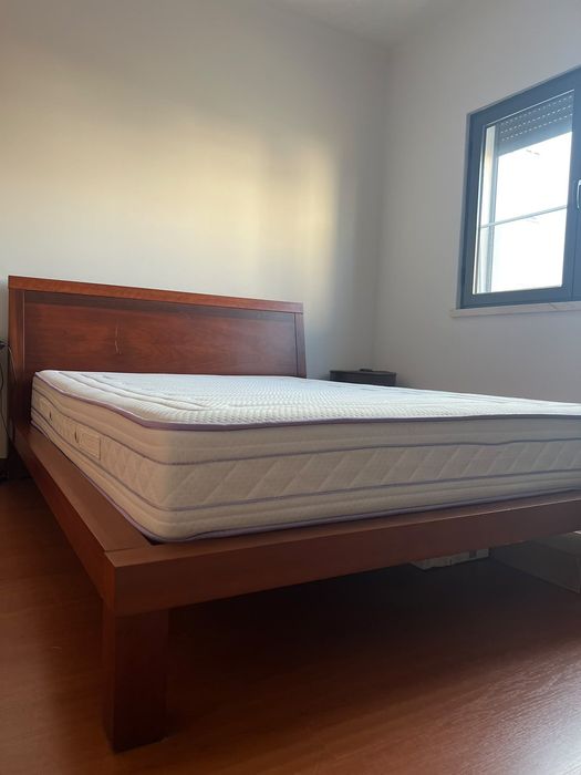 Cama de casal madeira maciça