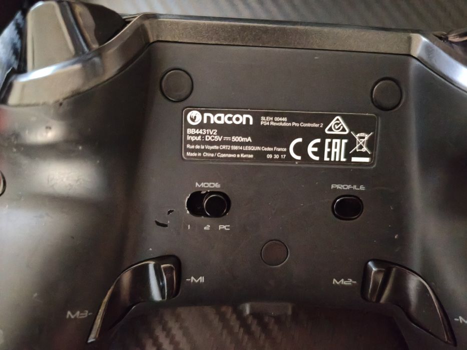 Comando Nacon de fio.