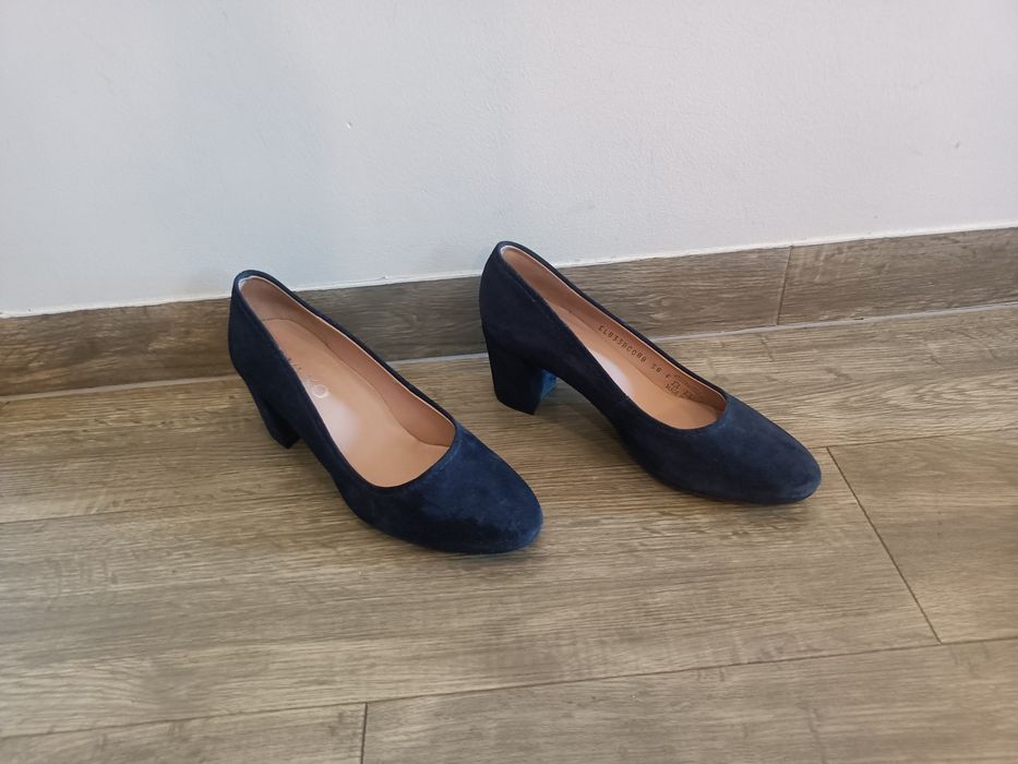 Buty czółenka na słupku Ryłko 38 granatowe welur naturalny