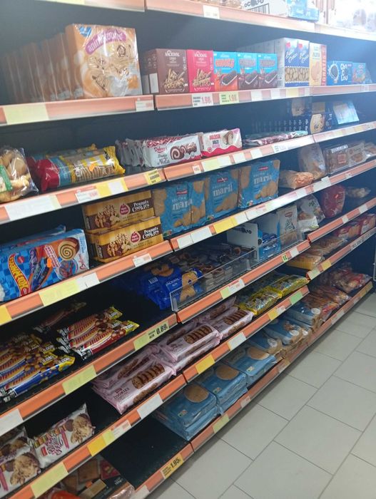 estantes de supermercado e talho