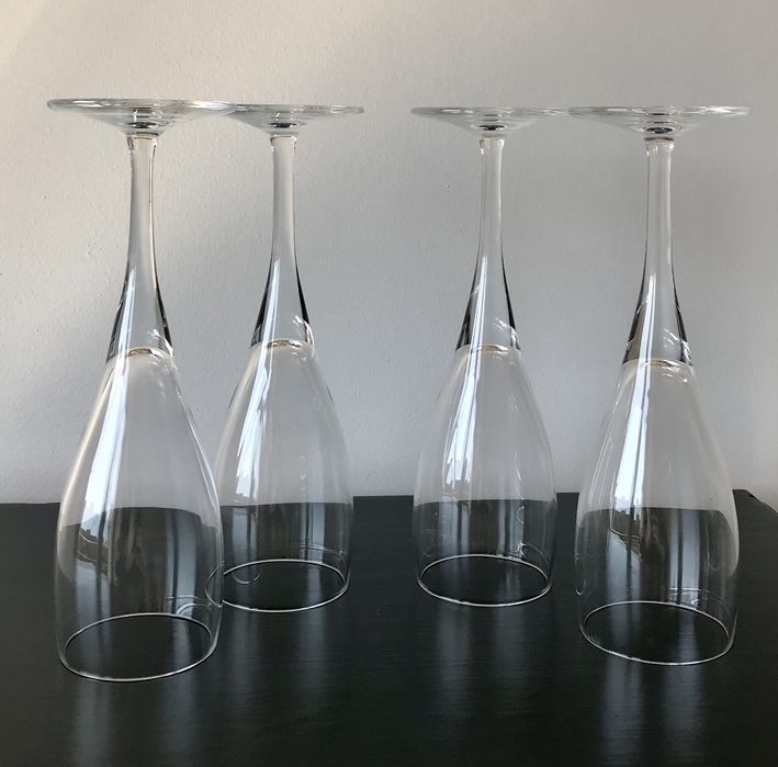 Conjunto de quatro copos de champanhe (novos)