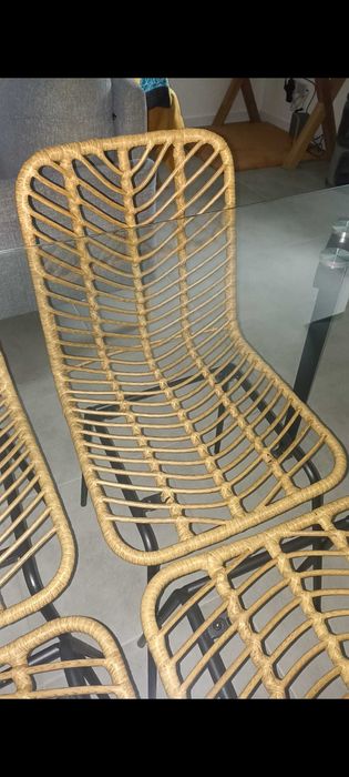 Conjunto mesa e cadeiras