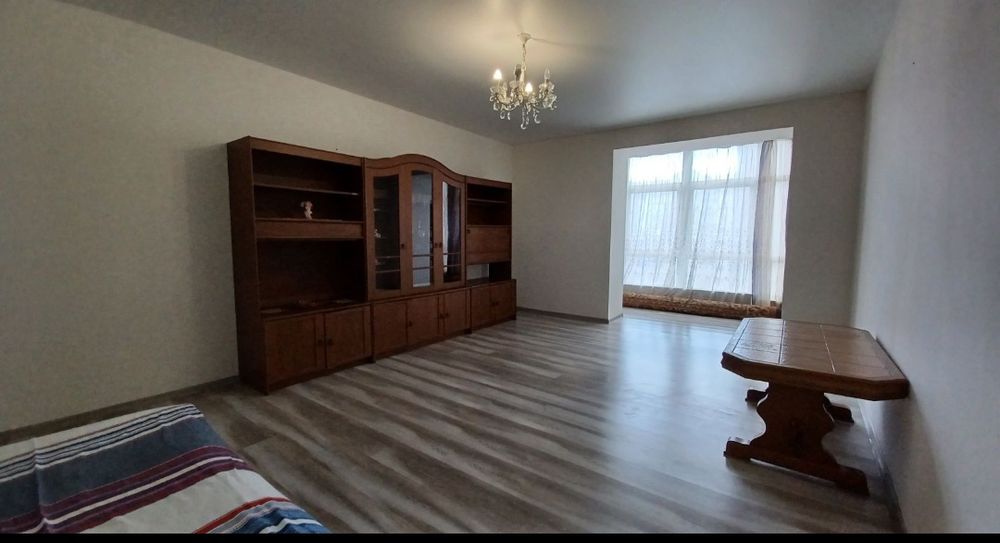 Здається 2х км в центральній частині!!!