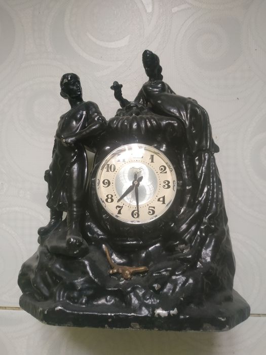 Годинник  алюминевий. Настільний.