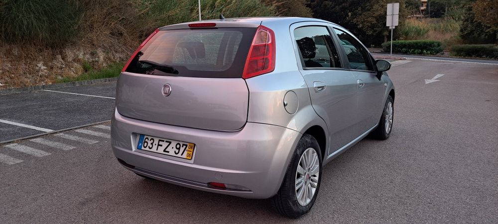 Fiat Grande Punto 1.2 Active (2008)  Pintura Nova & Histórico