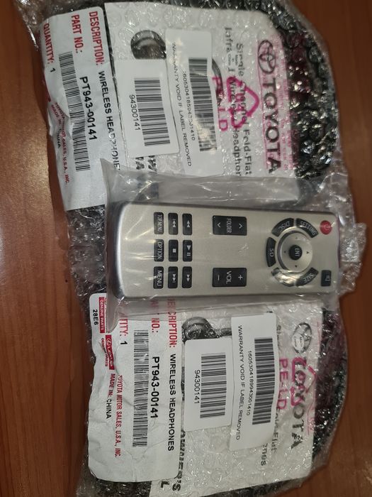 Продам комплект пульта та навушників для Toyota/Lexus