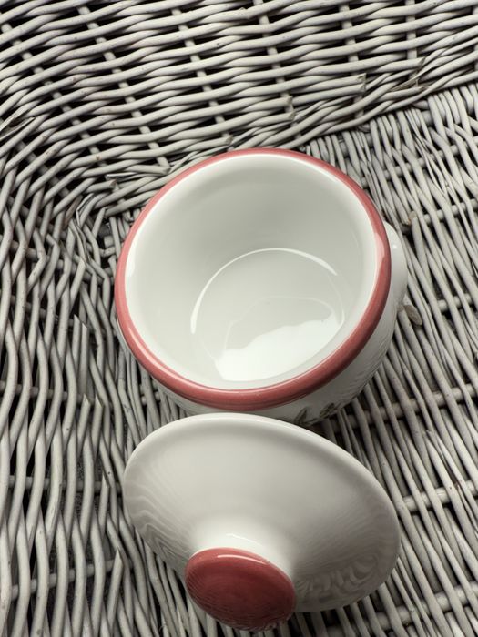 Ceramiczny pojemnik na oliwki z pokrywką