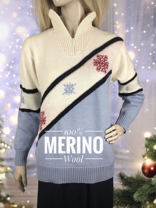 Niebieski cieply zimowy wełniany sweter z golfem merino wool na zime