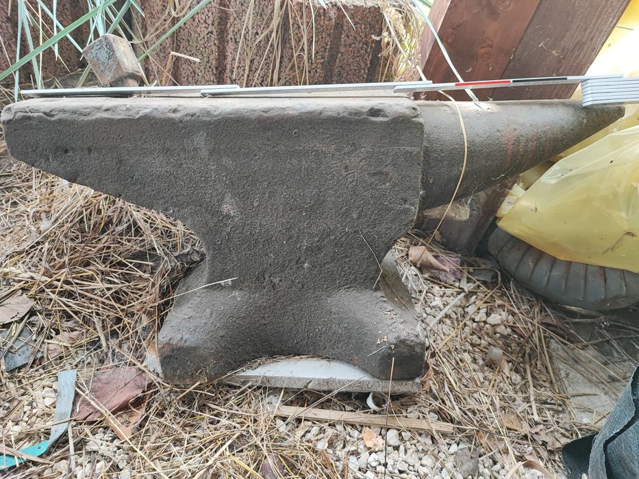 Kowadło solidne stare super ciężkie sprzedam