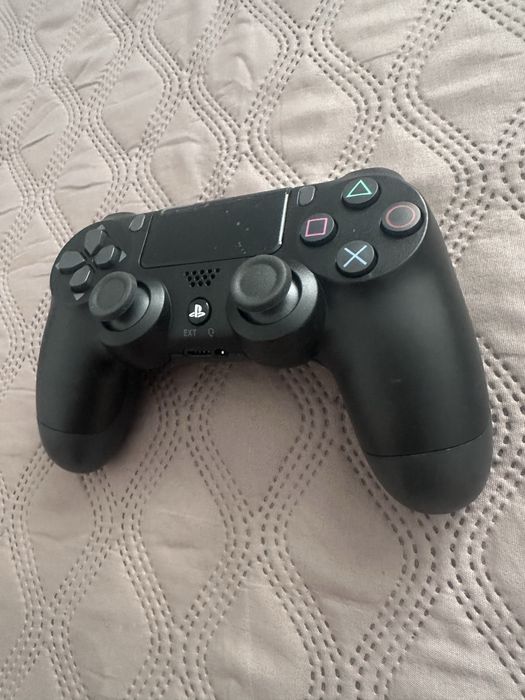 Pad do konsoli PS4