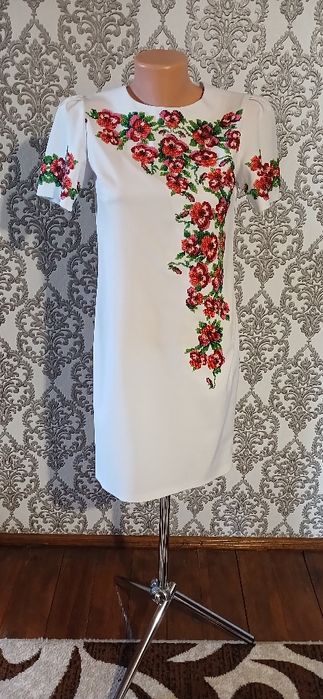 Жіночий одяг/ Плаття