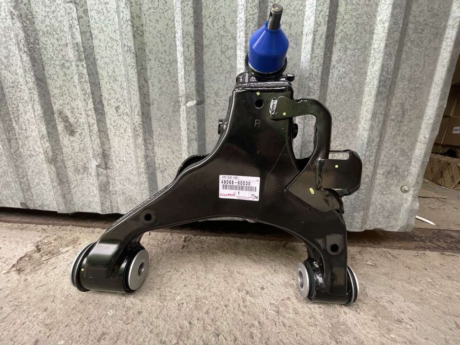РЫЧАГ подвески Toyota Land Cruiser 200 Lexus LX570 48068-60030