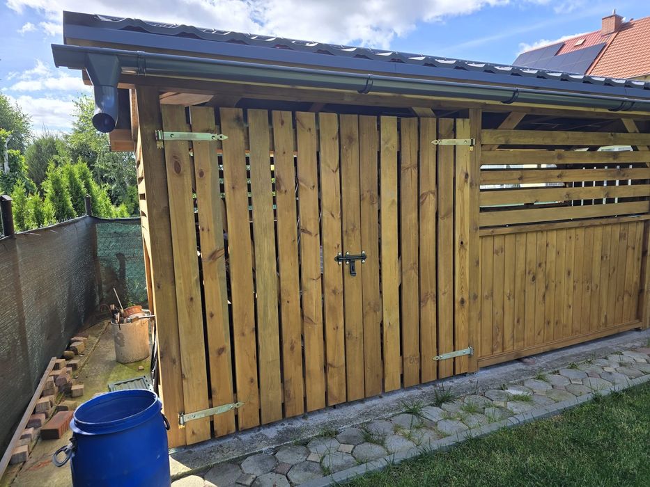 Wiata pod drewno lub narzędzia gospodarcze