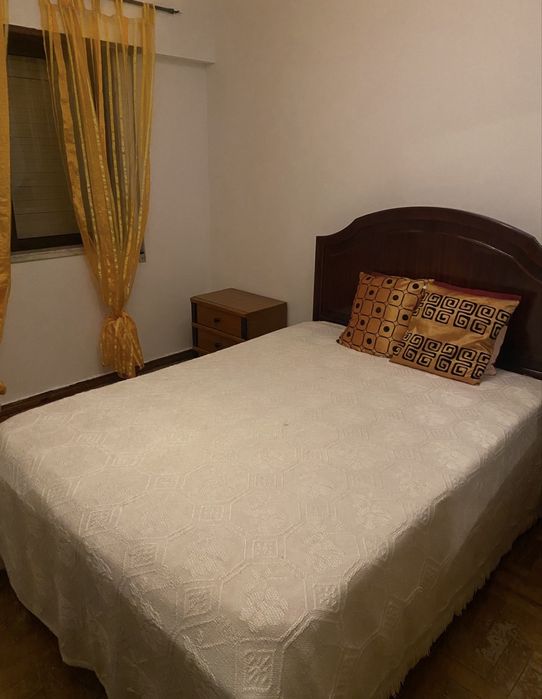 Quarto aluga se