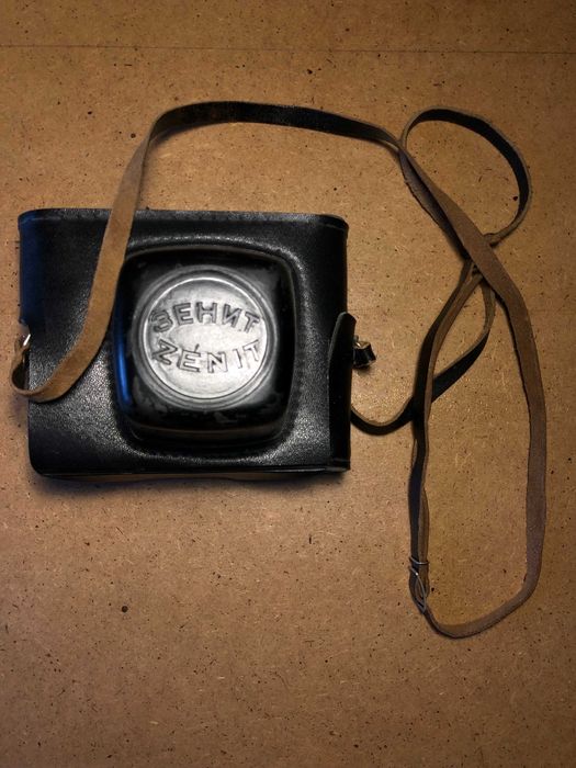 Zenit -E (81) без объектива с родным чехлом