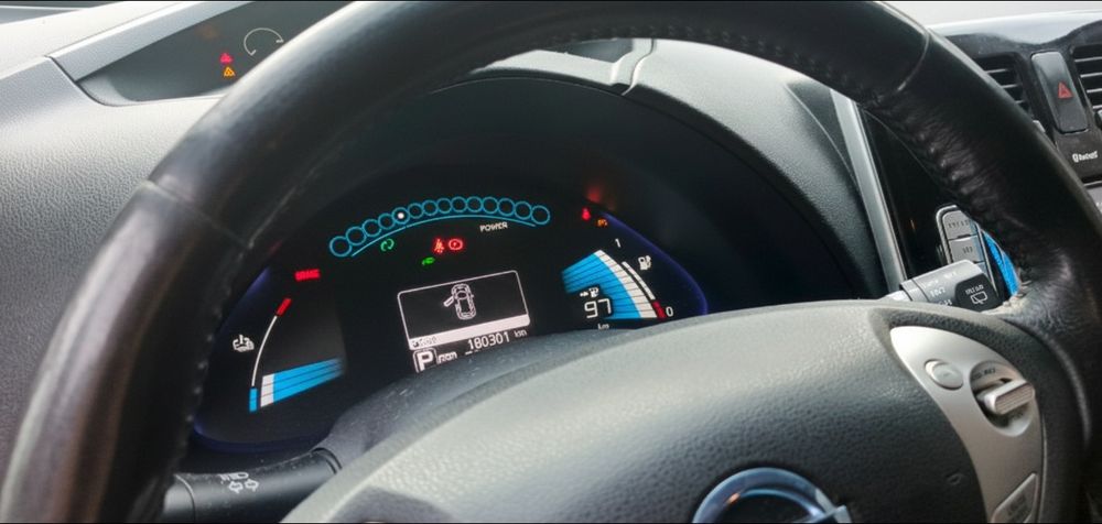 Батарея leaf SOH 66% (Не перегрівав)