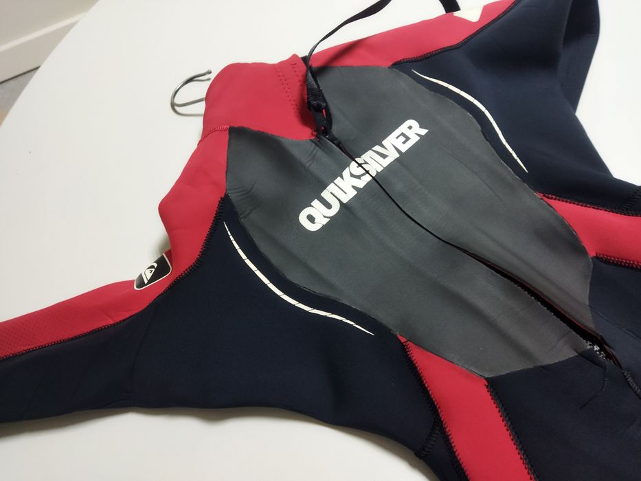 Fato de surf Quiksilver  3:2  10/11 anos