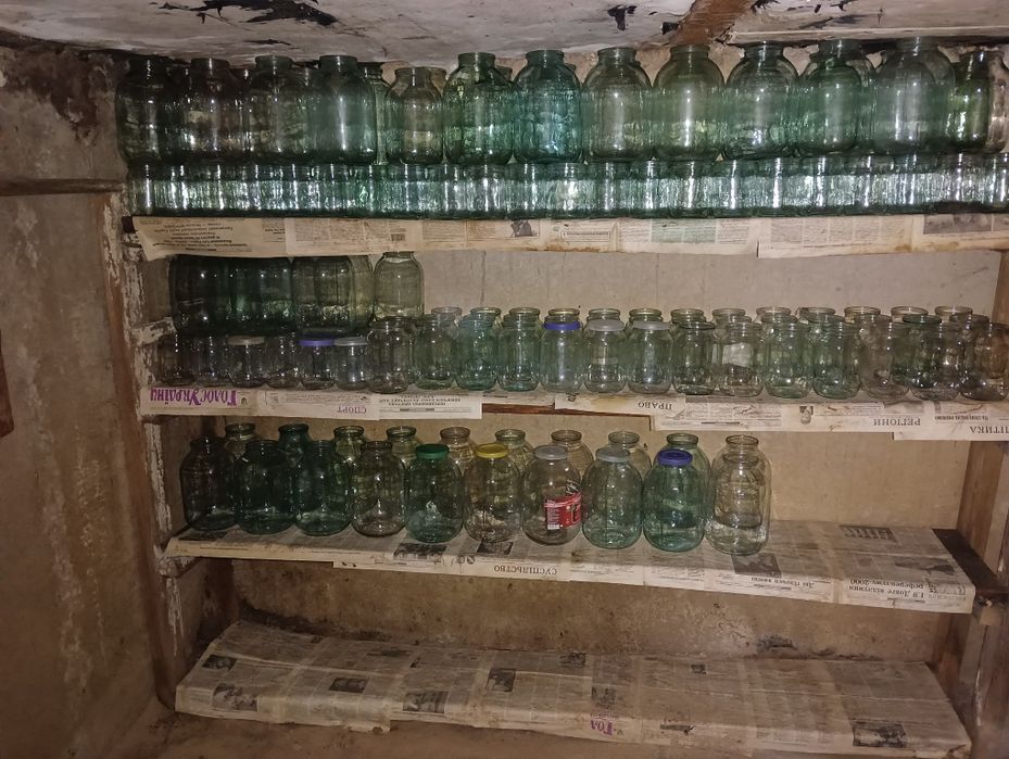 Скляні банки та стопки, 0.5, 1, 2, 3 літри