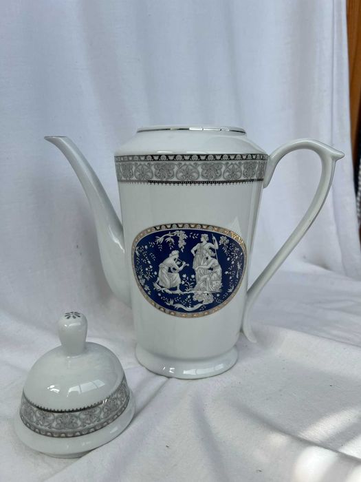 Bule em porcelana fina Belle Epoque