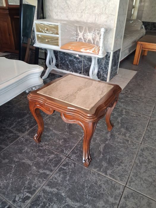 Mesa de centro madeira 50x50 impecável.