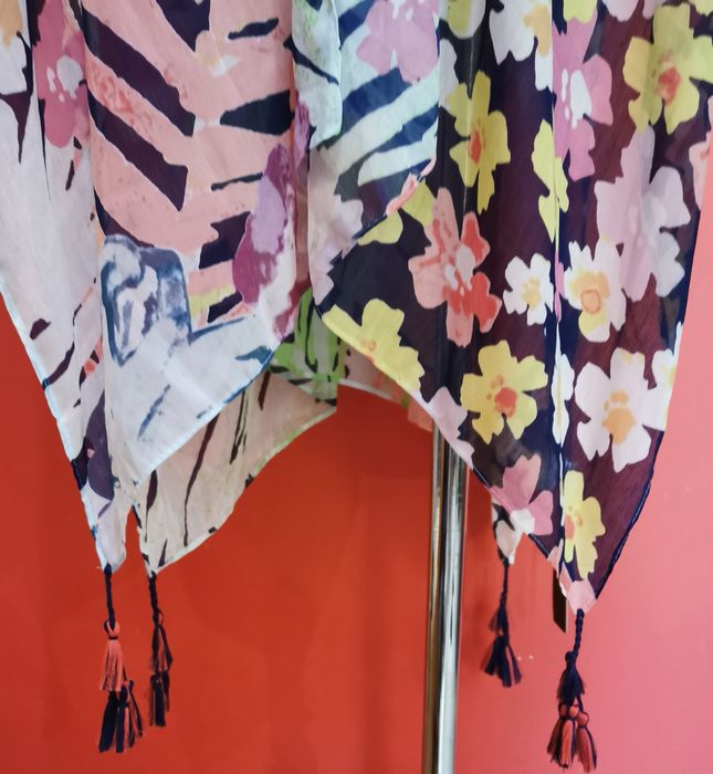 Fajne kimonko perero frędzle