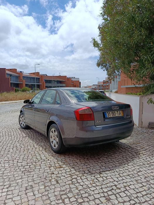 Audi A4 1.9 TDI  130CV PD em muito bom estado!!!