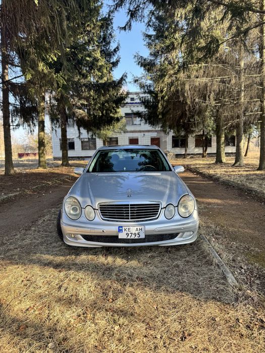 Mercedes-Benz E-class 211