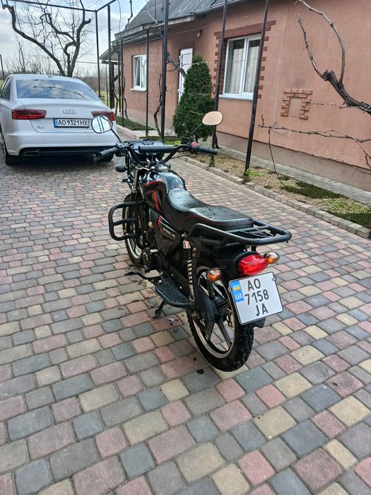 Продам мотоцикл Spark 125  4 с ,
