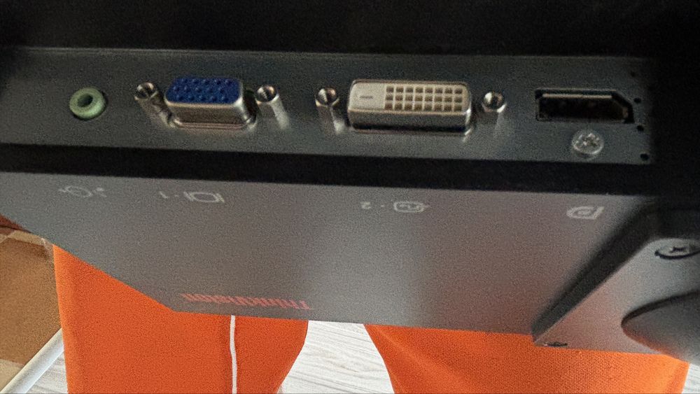 Monitor Lenovo 22” PC, laptop, display , dvi, d-sub