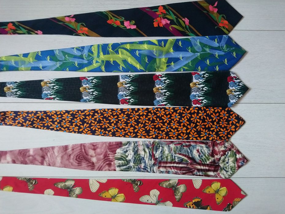 Краватка галстук з квітами