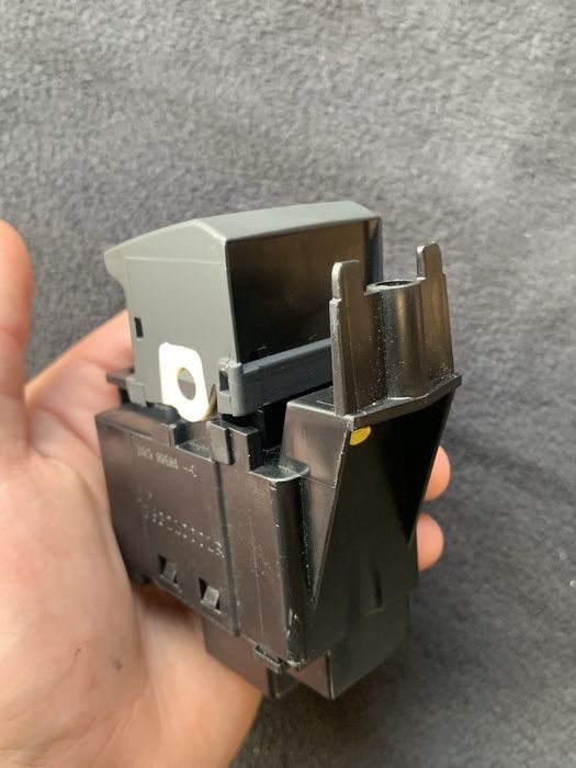 Renault (RVI) выключатель контроля положения ручного тормоза