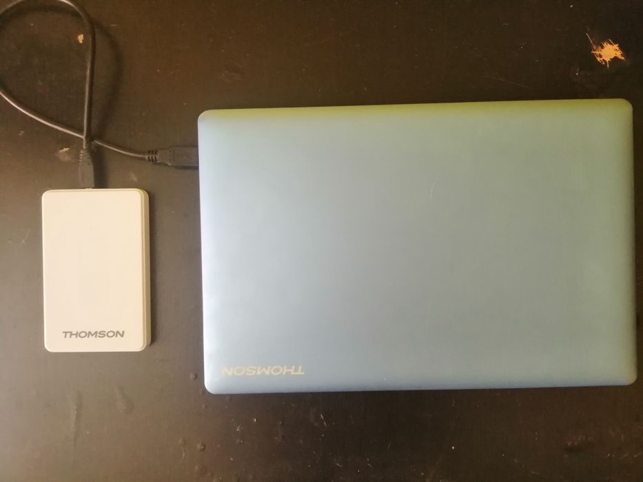 Computer with keyboard and external storage64862951088641121