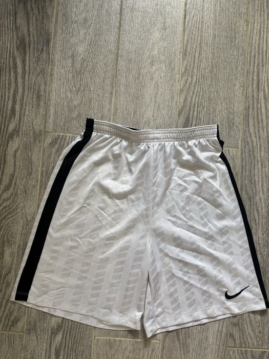 Spodenki sportowe Nike.