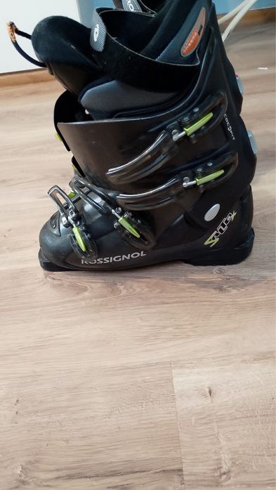 Sprzedam komplet  narciarki, narty, buty, kijki i kask