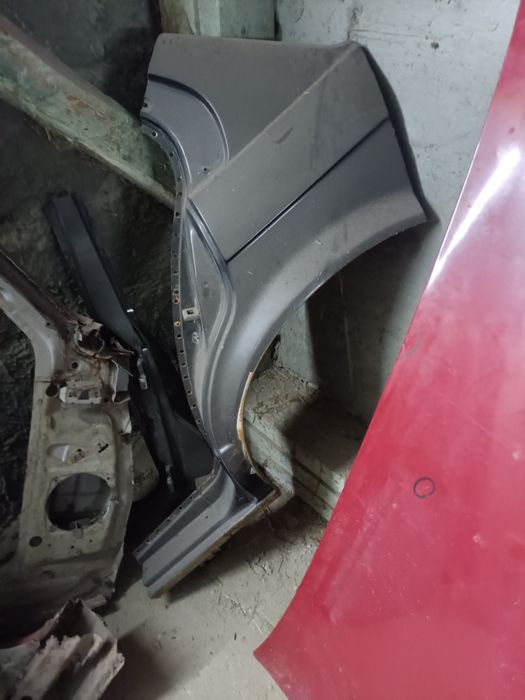 BMW E30 4d wąska błotnik tylny lewy