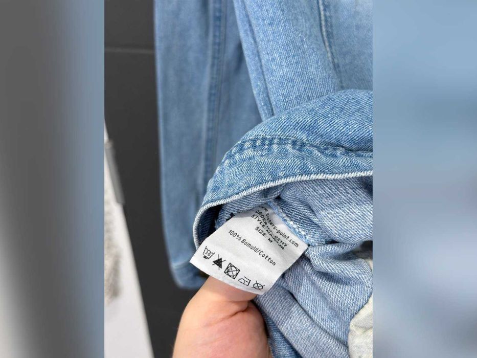 Kurtka jeansowa jasnoniebieska regularna na guziki M 38