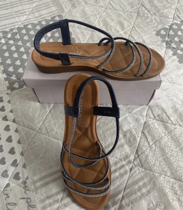 Sandálias azul e prateado