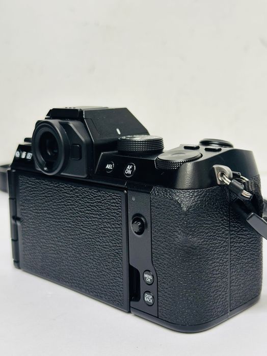 Aparat Fujifilm X-S10 Bezlusterkowiec + obiektyw Fujifilm XC 15-45mm