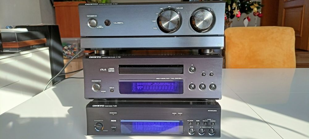Wieża ONKYO A-933 C-733 T-433