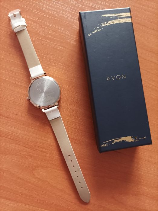 Śliczny zegarek Avon